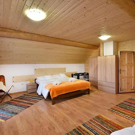 Medvedi Dvor Ferienhaus *